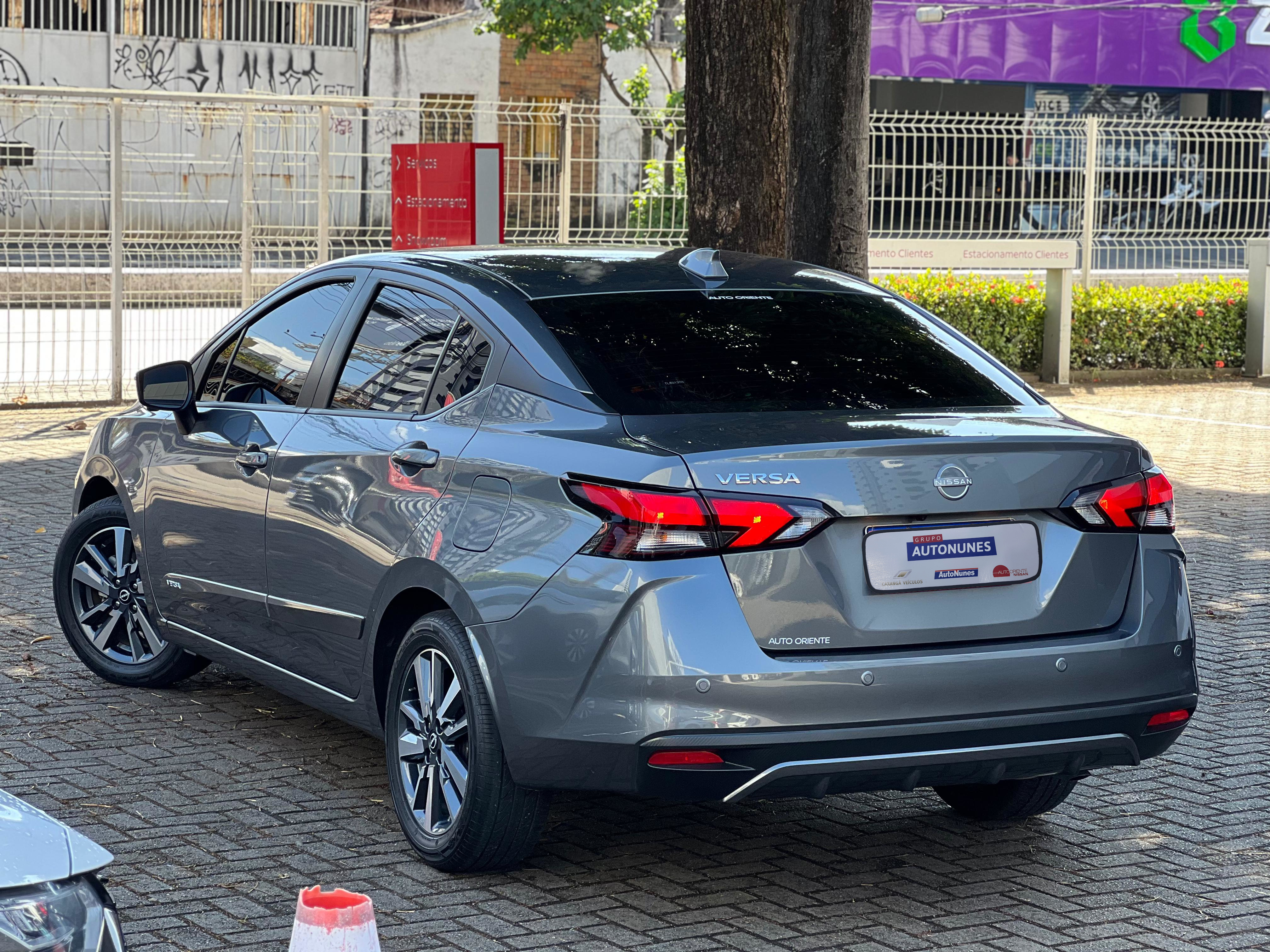 NISSAN VERSA