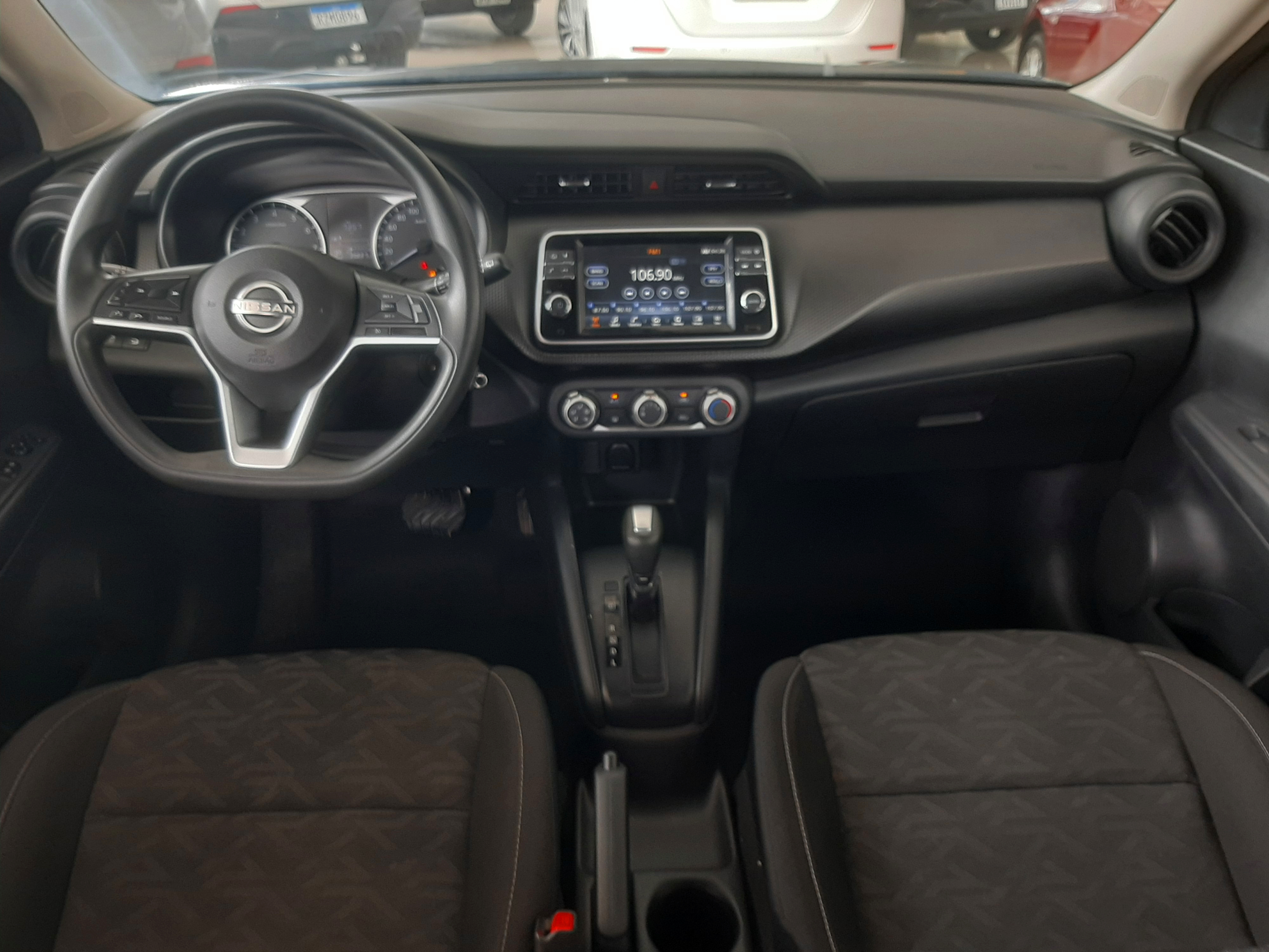 NISSAN KICKS