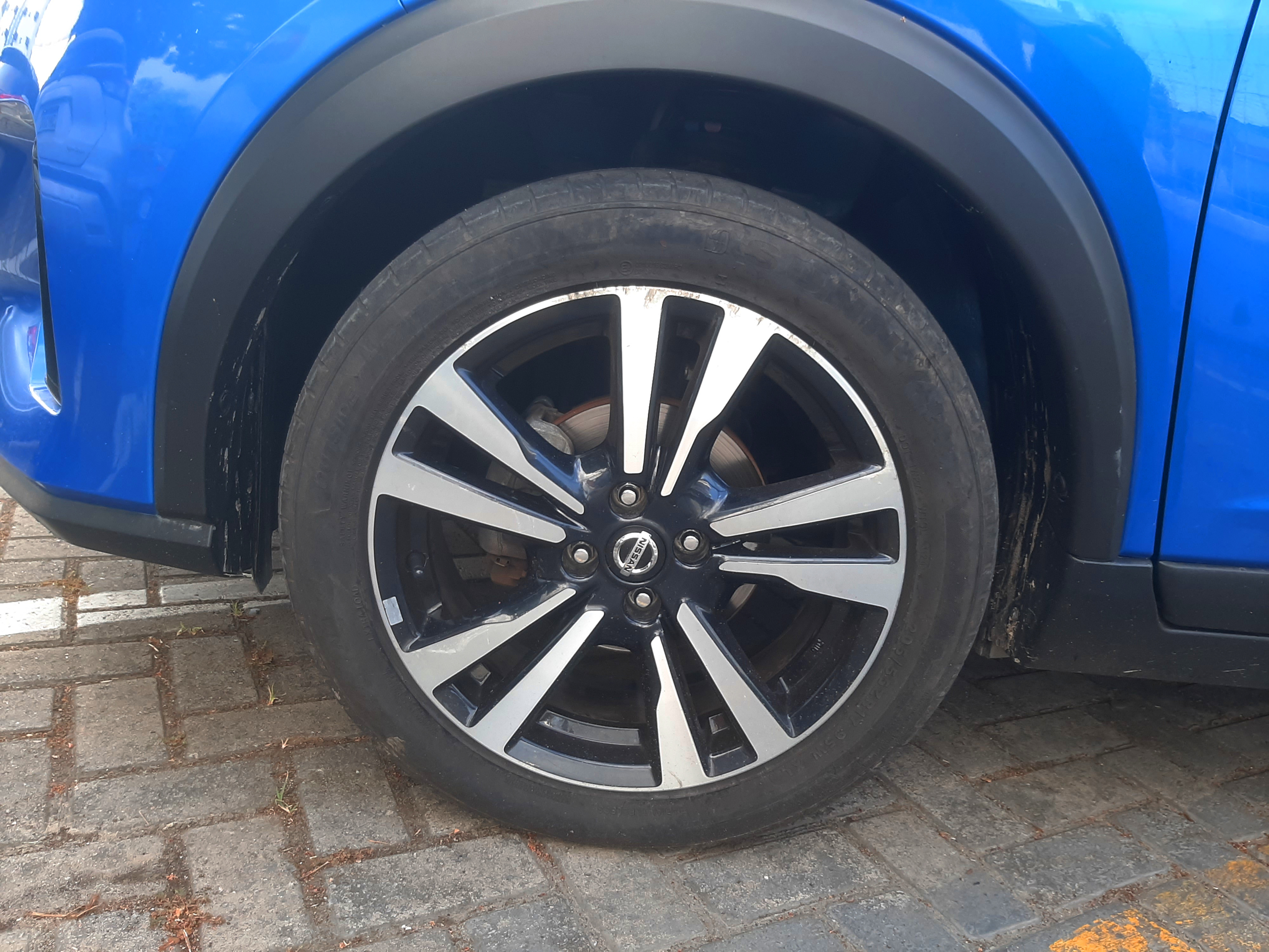 NISSAN KICKS