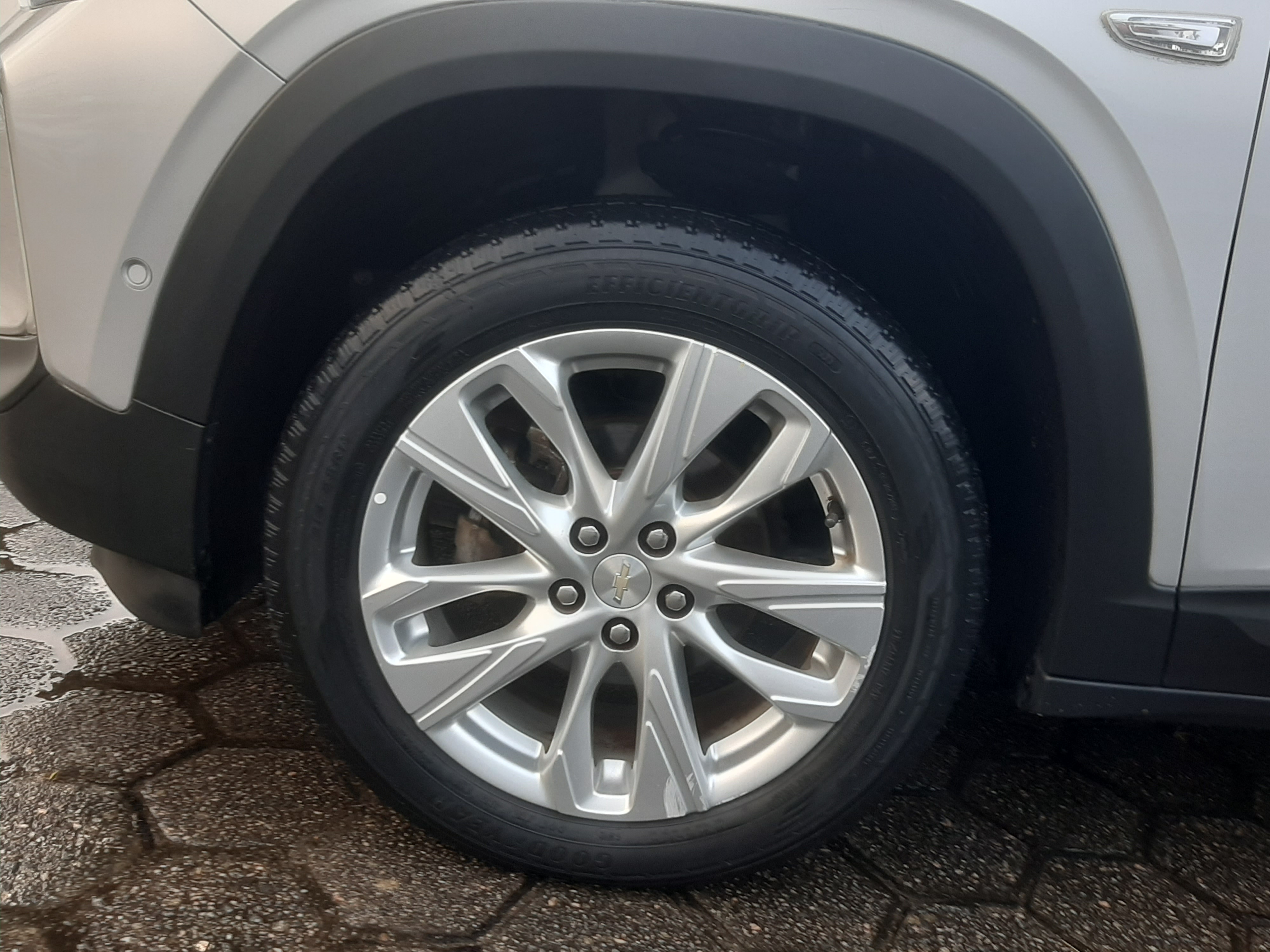 CHEVROLET TRACKER
