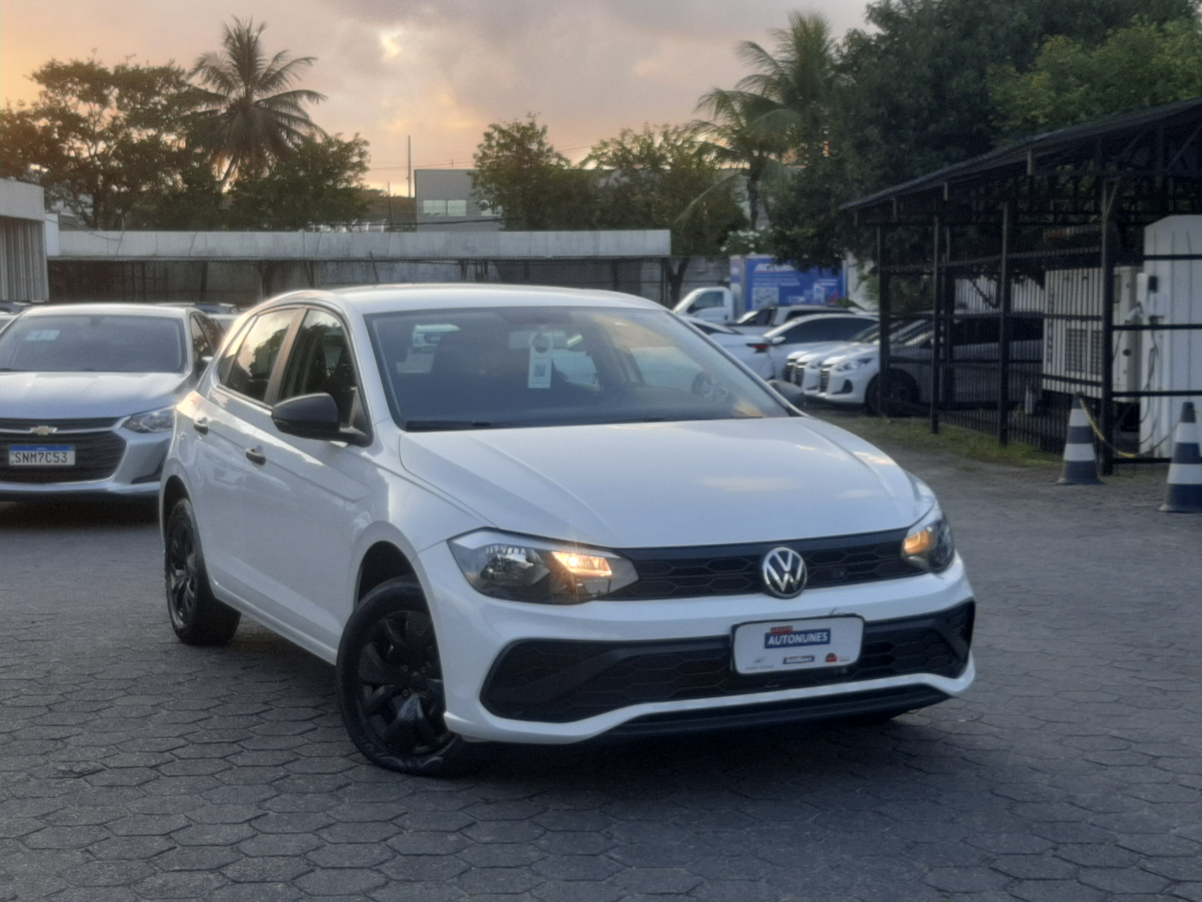 VOLKSWAGEN POLO