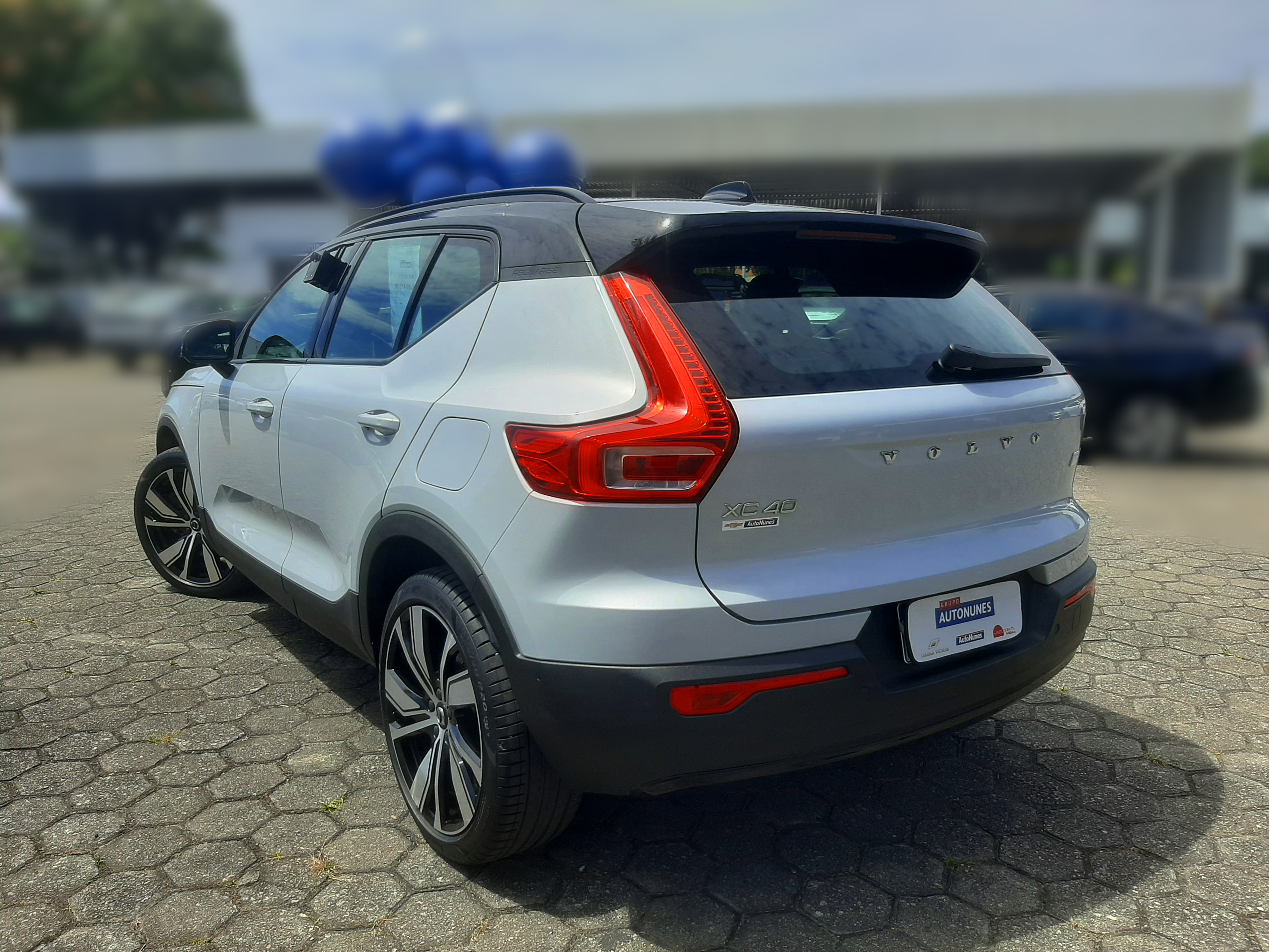 VOLVO XC40