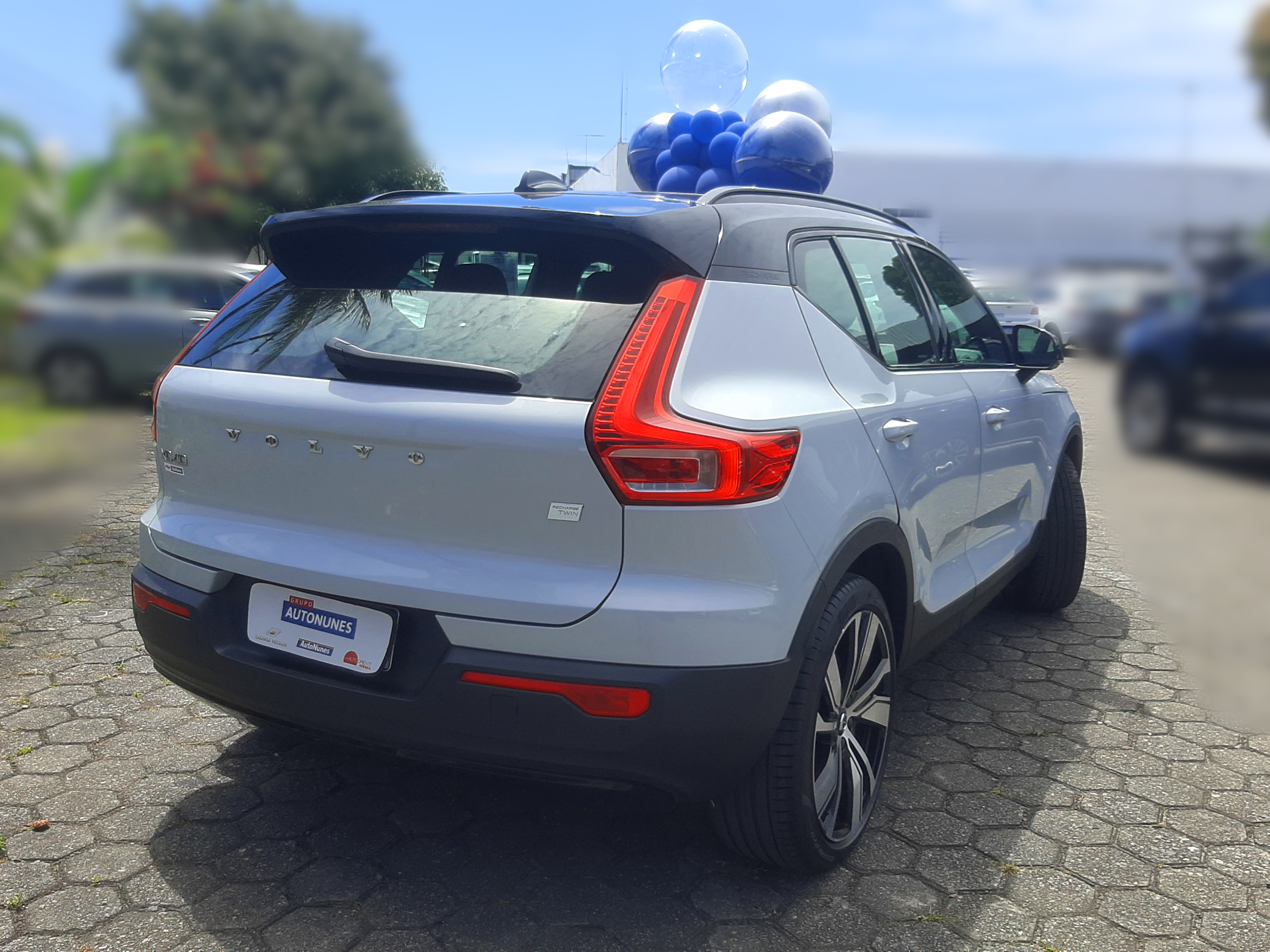 VOLVO XC40
