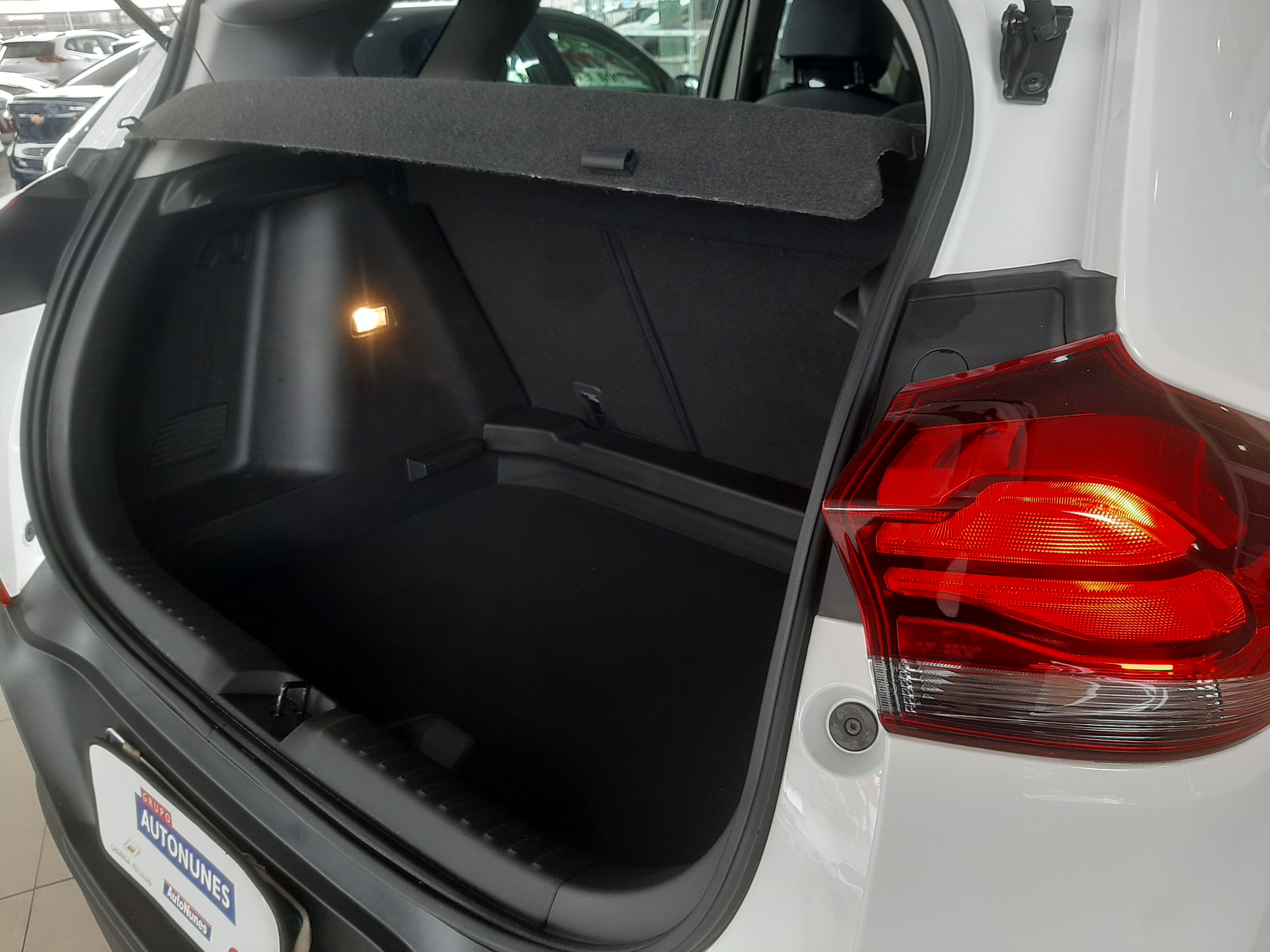 CHEVROLET TRACKER